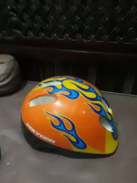 helm anak polygon buat bersepeda / bersepatu roda