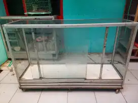 Di Jual Etalase 1,5m