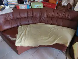 SOFA KULIT BEKAS MURAH EMPUK