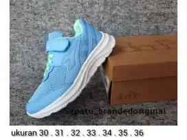 Sepatu diadora kids