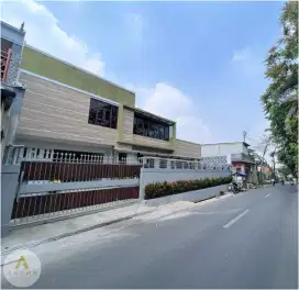 Rumah di cimahi jalan utama bisa untuk kantor Dan usaha