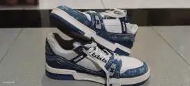 Jual sepatu levong