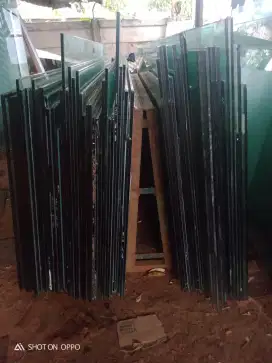 Kaca tempered second dan baru