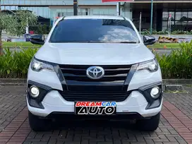 TOYOTA FORTUNER VRZ Putih NIK 2020