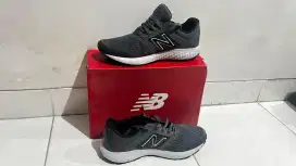 Sepatu NB seri 520
