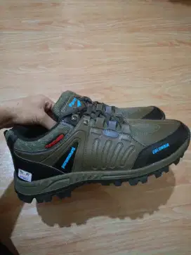 SEPATU GUNUNG SIZE 41 SEPATU OUTDOOR SEPATU HIKING SEPATU TRACKING