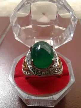 Batu natural hijau botol (green chalcedony)