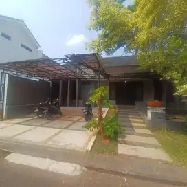 Rumah Hoek Luas Murah di Legenda Wisata Cibubur.
