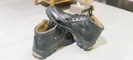Sepatu juger boots