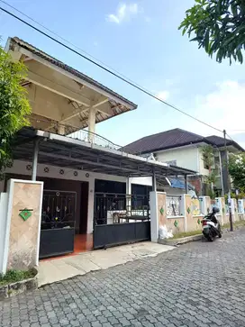 Rumah Induk dan Kos dekat Kampus UII Jalan Kaliurang