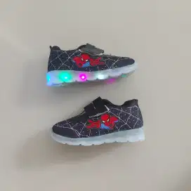 Sepatu LED untuk anak