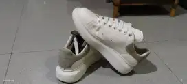 Sepatu Alexander McQueen