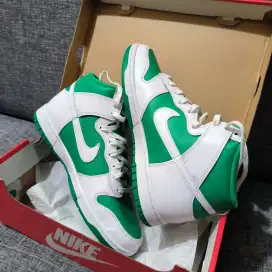 SEPATU NIKE DUNK HI RETRO BTTYS DV0829-300 -WHITE GREEN MEN'S ORIGINAL