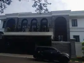 Rumah mewah ada kolam renang furnish di Citra Gran Cibubur