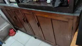 Lemari Panjang Klasik