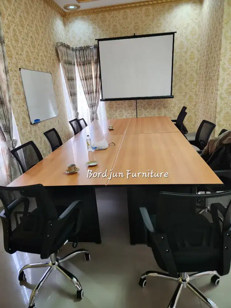 Meja rapat / meja meeting kantor UNO 1732