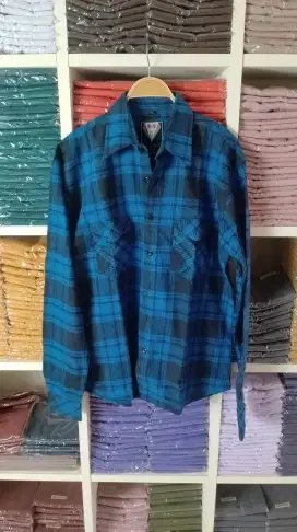 Flannel biru tebal