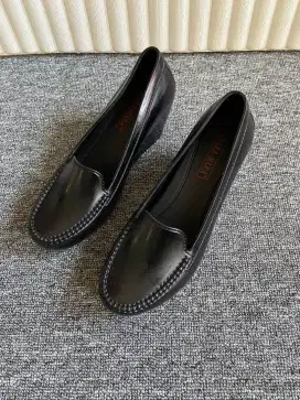 Sepatu bara bara hitam size 40