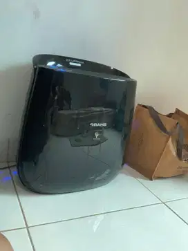 Sharp Air Purifier with Mosquito Catcher FP-JM30Y-B Black