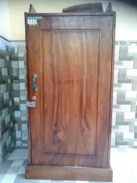 Di jual Almari pelitur