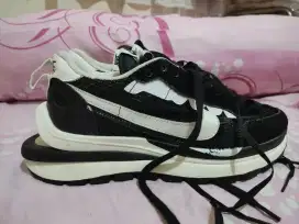 Sepatu NIKE SACAI no 40 original dus new