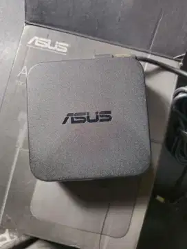 Charger Asus 90 watt 19Volt 4.7Ampere. New original Asus ada Box