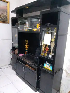 Lemari Hias Hitam