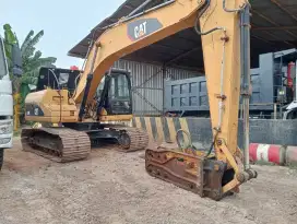 JUAL EXCAVATOR BREAKER CATERPILLAR 320D ALAT BERAT 2012