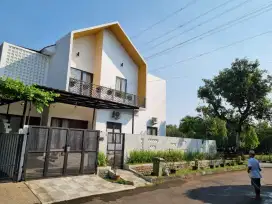 Dijual Rumah Luas  BU diperumahan cikunir,jatibening,bekasi selatan