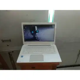 Nego Laptop Toshiba Putih