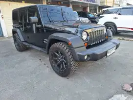 JEEP WRANGREL  JK BENSIN TAHUN 2012 HITAM
