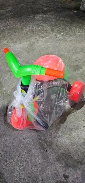 Mainan anak tricycle plastik...jan