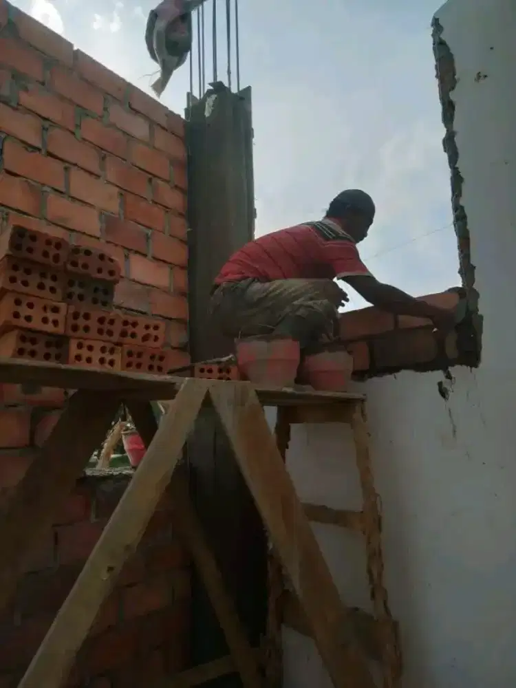Tukang bangunan