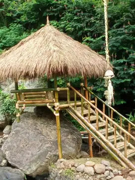 Saung bambu gazebo bambu atap Alang Alang ukuran 2x2 harga satuan