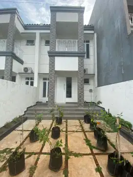 Di jual rumah baru dalam cluster di cipayung jakarta timue