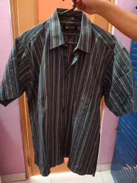 Kemeja branded pria