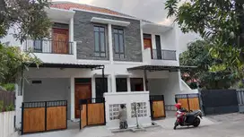 Disewakan Rumah Gress 2 Lantai Harga Murah Di Arcamanik Bandung!!!