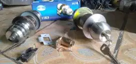 Se paket kunci pintu kmr mandi brg baru hrg murah se lg ada cpt murah