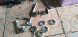 Se paket kunci pintu serba guna brg baru hrg murah se lg ada cpt deh