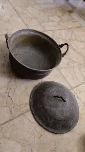 Panci bahan Kuningan kuno