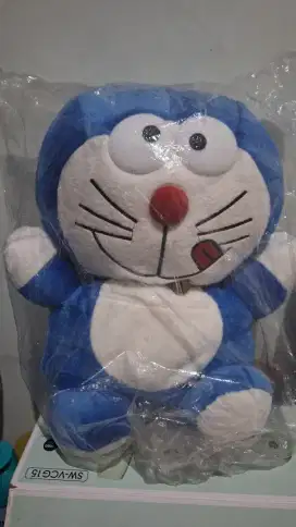 Boneka doraemon