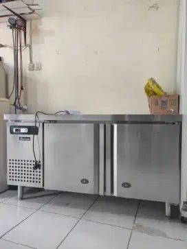 UNDERCOUNTER CHILLER BEKAS