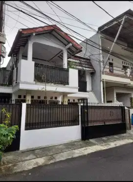 Rumah Terawat  di Kalibata Pasar Minggu Jakarta Selatan