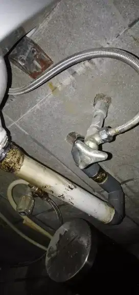 Tukang pompa air, listrik, tandon, kloset, water heater, kran,dll