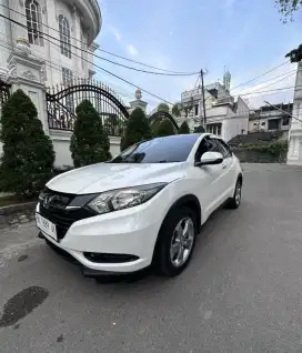 Honda Hrv E CvT 2015 AT Putih