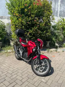 Suzuki GSX 150R Red Candy