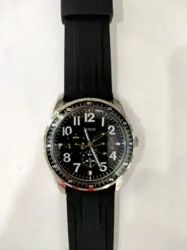 Jam tangan pria Guess karet hitam original