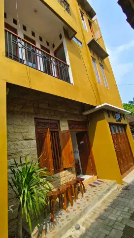 Kost Edelweiss 67 Belakang UMY Alma Alta