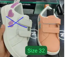 Sepatu Nevada anak cewek