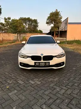 Bmw 320 i sport shadow edition